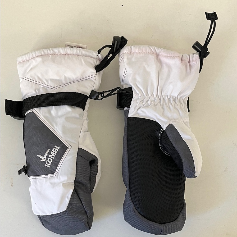 Kombi Girls White and Gray Mittens